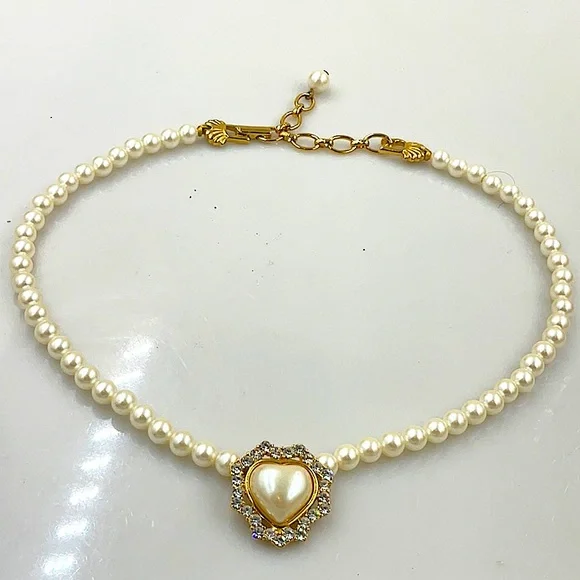 Vtg. Richelieu 16” White Pearl Necklace W2” Ext. With Pearl Heart Center - Picture 3 of 7